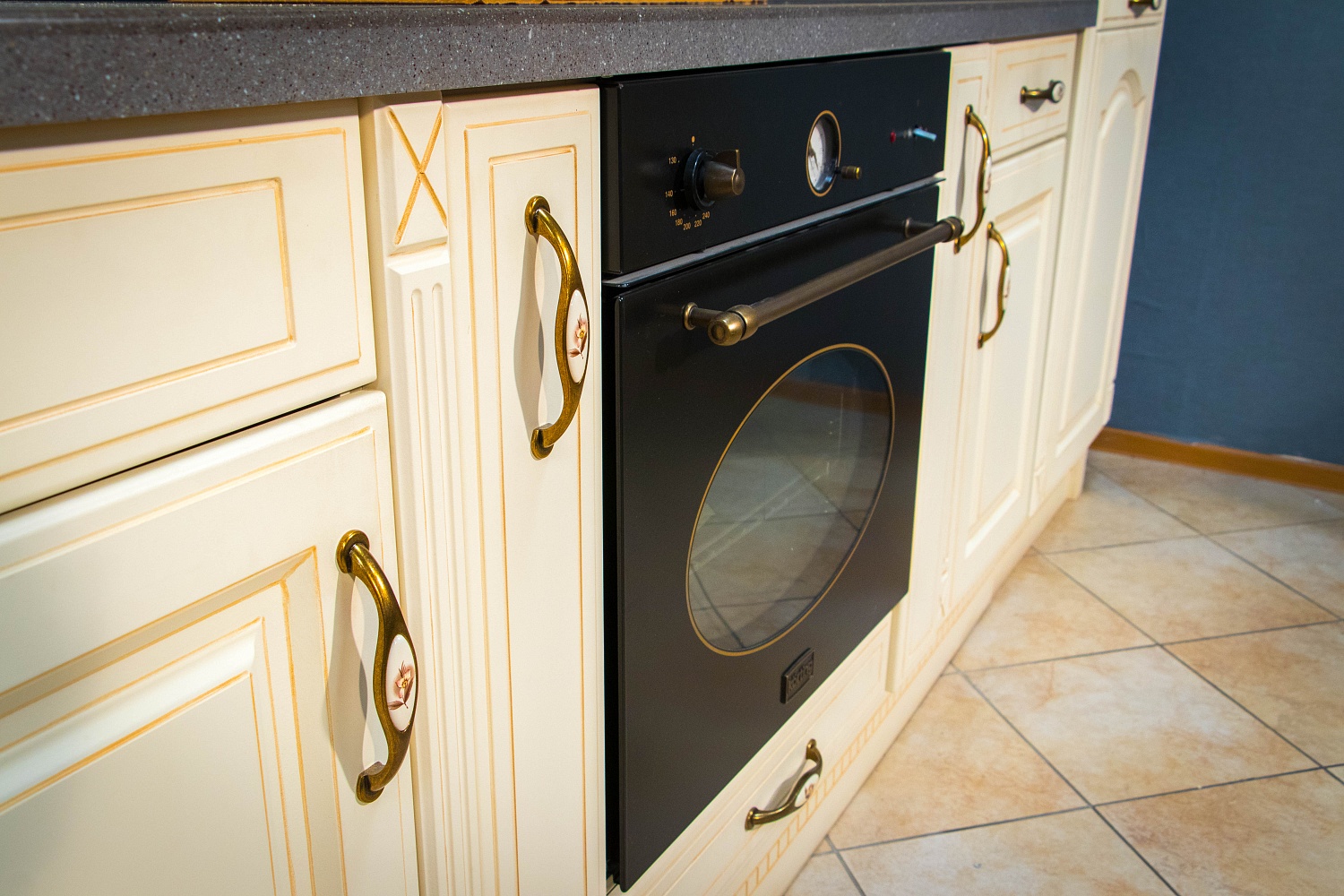 Кухня ВИНТАЖ (ваниль коричневая)