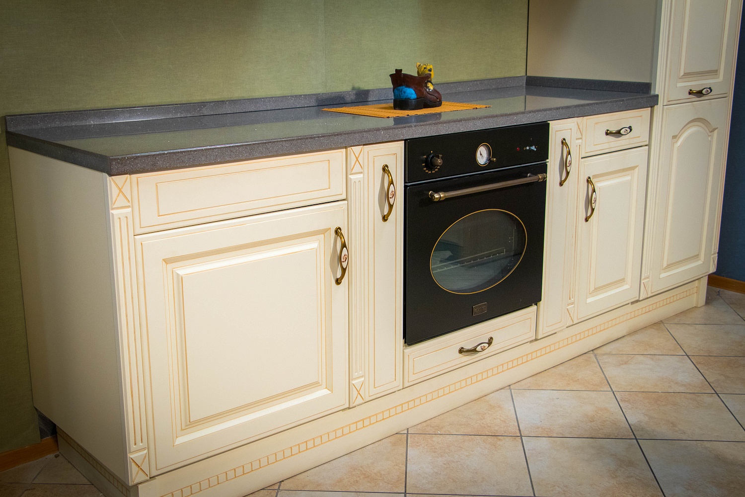 Кухня ВИНТАЖ (ваниль коричневая)